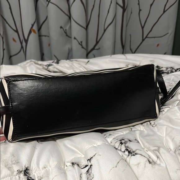 Kate Spade Black and White Striped Women's Bag - Picture 5 of 8